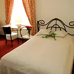 Bed & Breakfast Admiral 3*