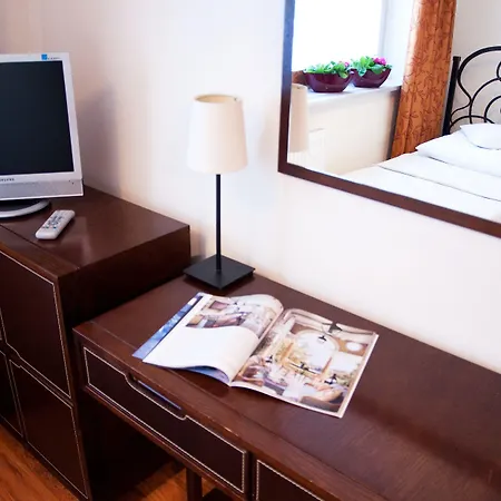 Admiral Bed & Breakfast 3*