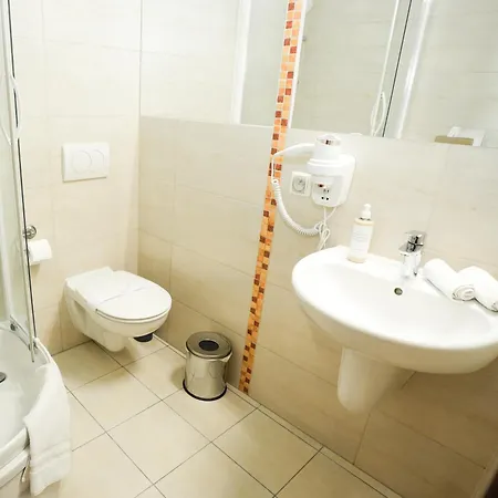 Bed & Breakfast Admiral 3*