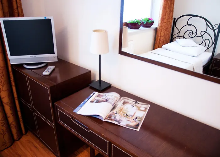 Admiral Nocleg ze śniadaniem 3*