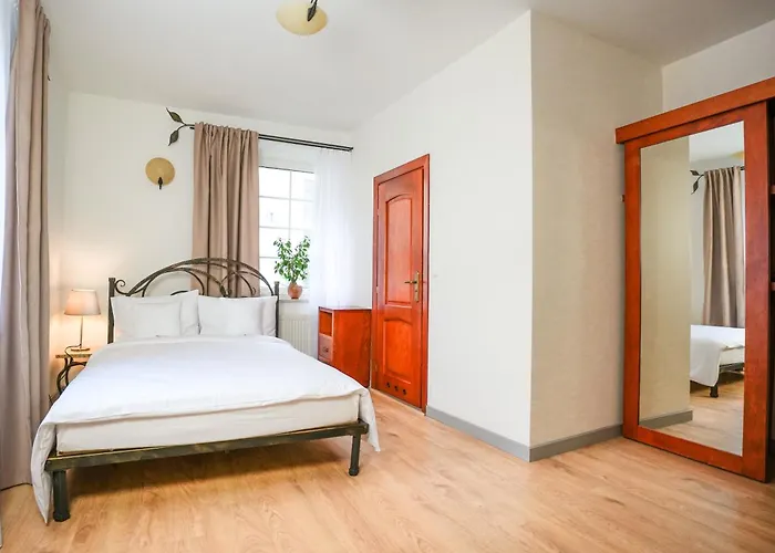 Admiral Nocleg ze śniadaniem