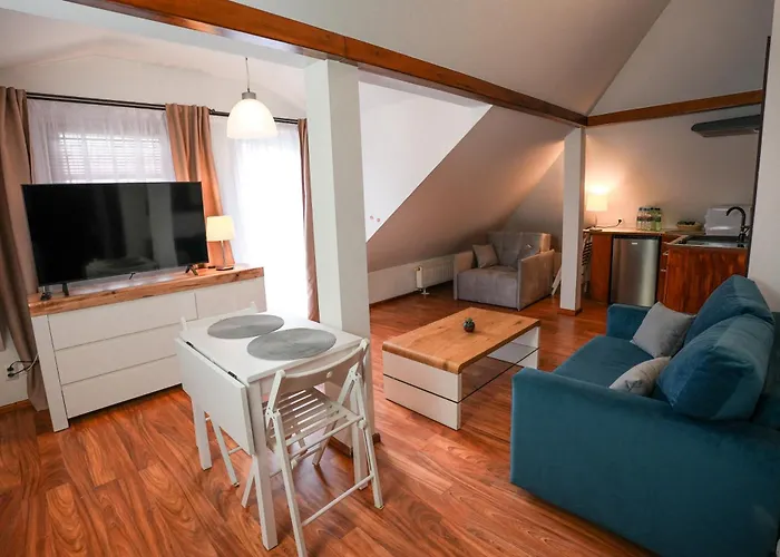 Alojamento de Acomodação e Pequeno-almoço Admiral 3*