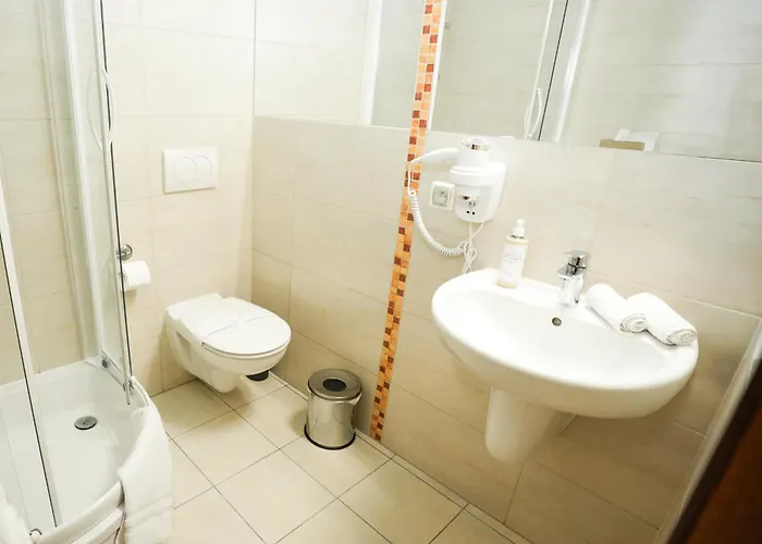 Nocleg ze śniadaniem Admiral 3*